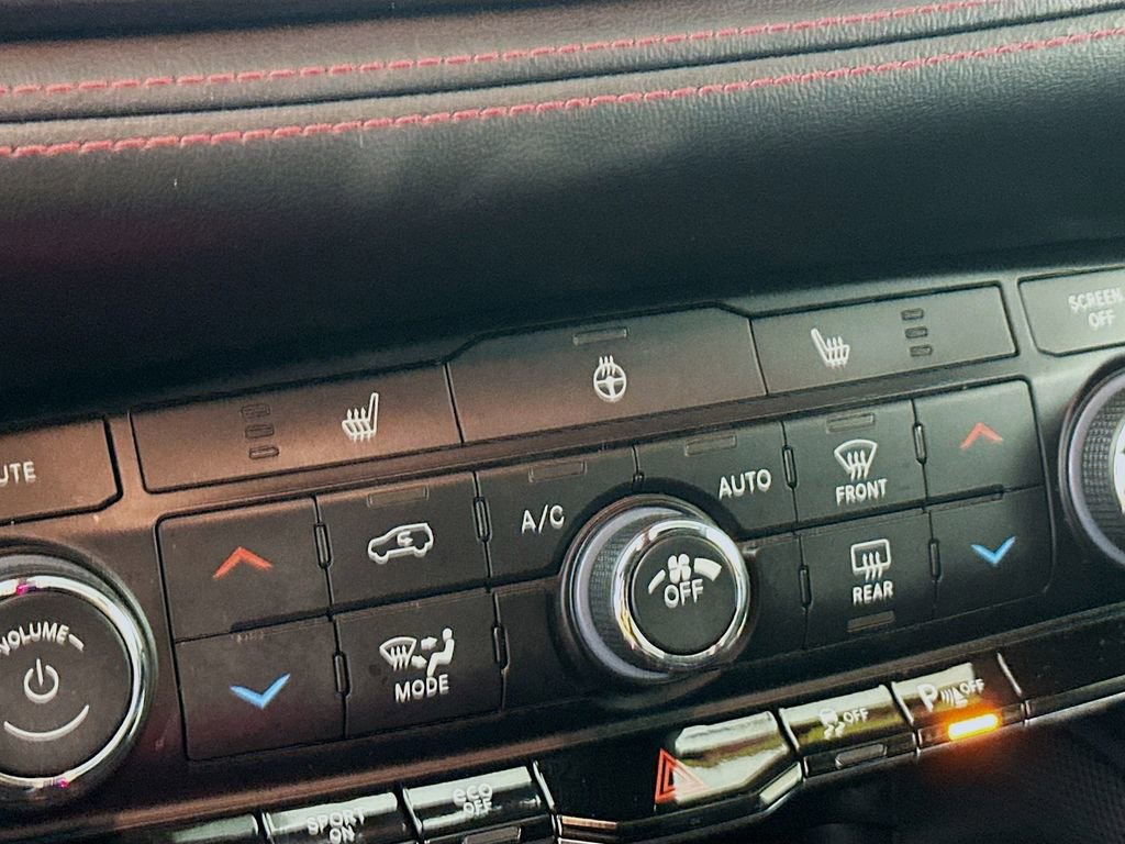 Used 2023 Dodge Durango R/T w/ Blacktop Package image 31