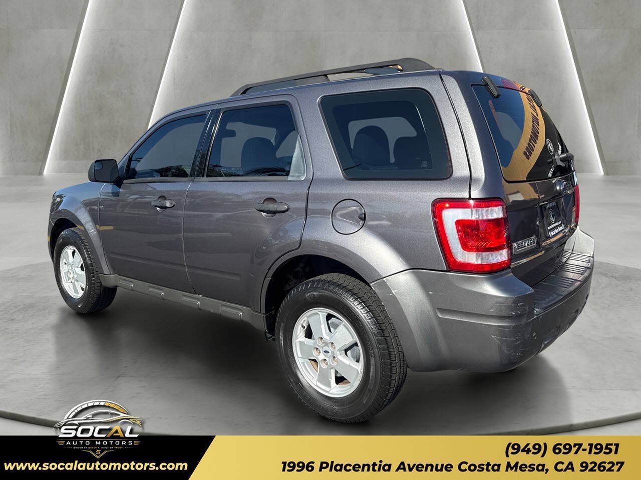 Used 2010 Ford Escape XLS FWD image 3