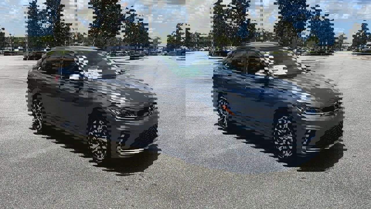 New 2025 Volkswagen Jetta SEL image 2