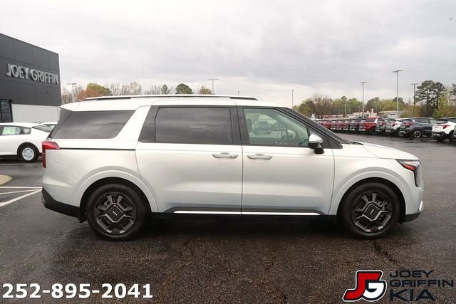 Used 2025 Kia Carnival SX FWD image 8