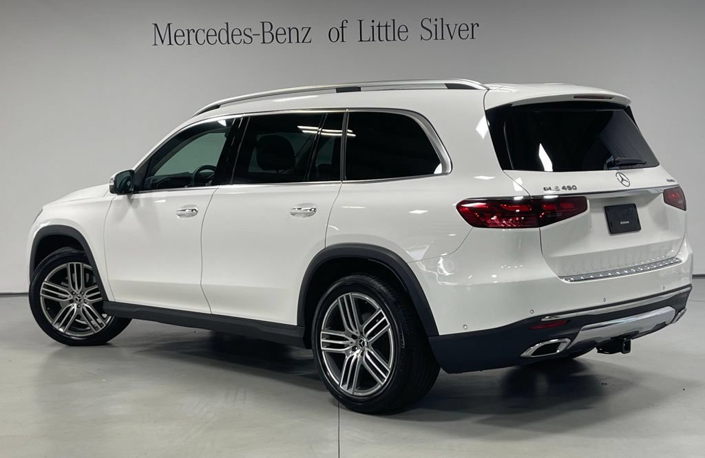 Used 2024 Mercedes-Benz GLS 450 4MATIC image 3