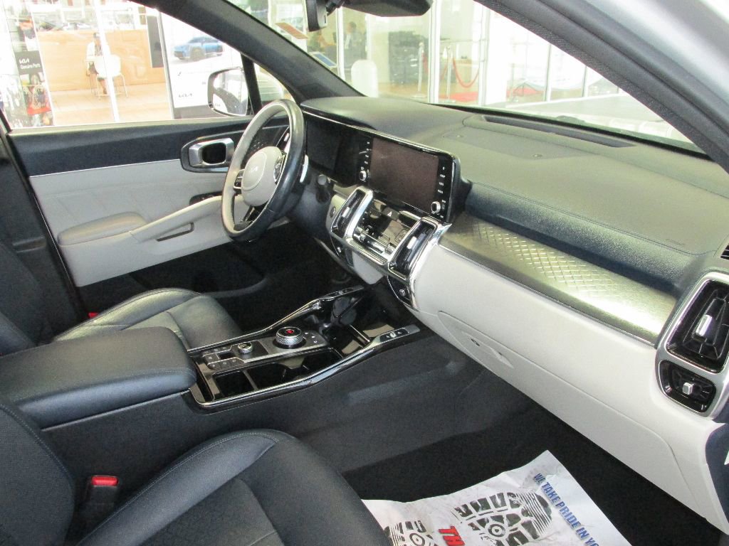 Used 2022 Kia Sorento SX Prestige w/ Panoramic Sunroof Package image 34