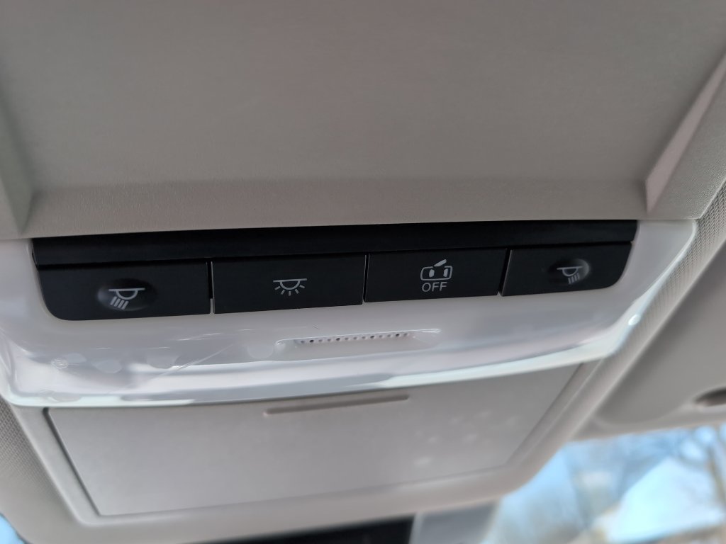 Used 2023 Nissan Rogue S AWD/4WD image 15