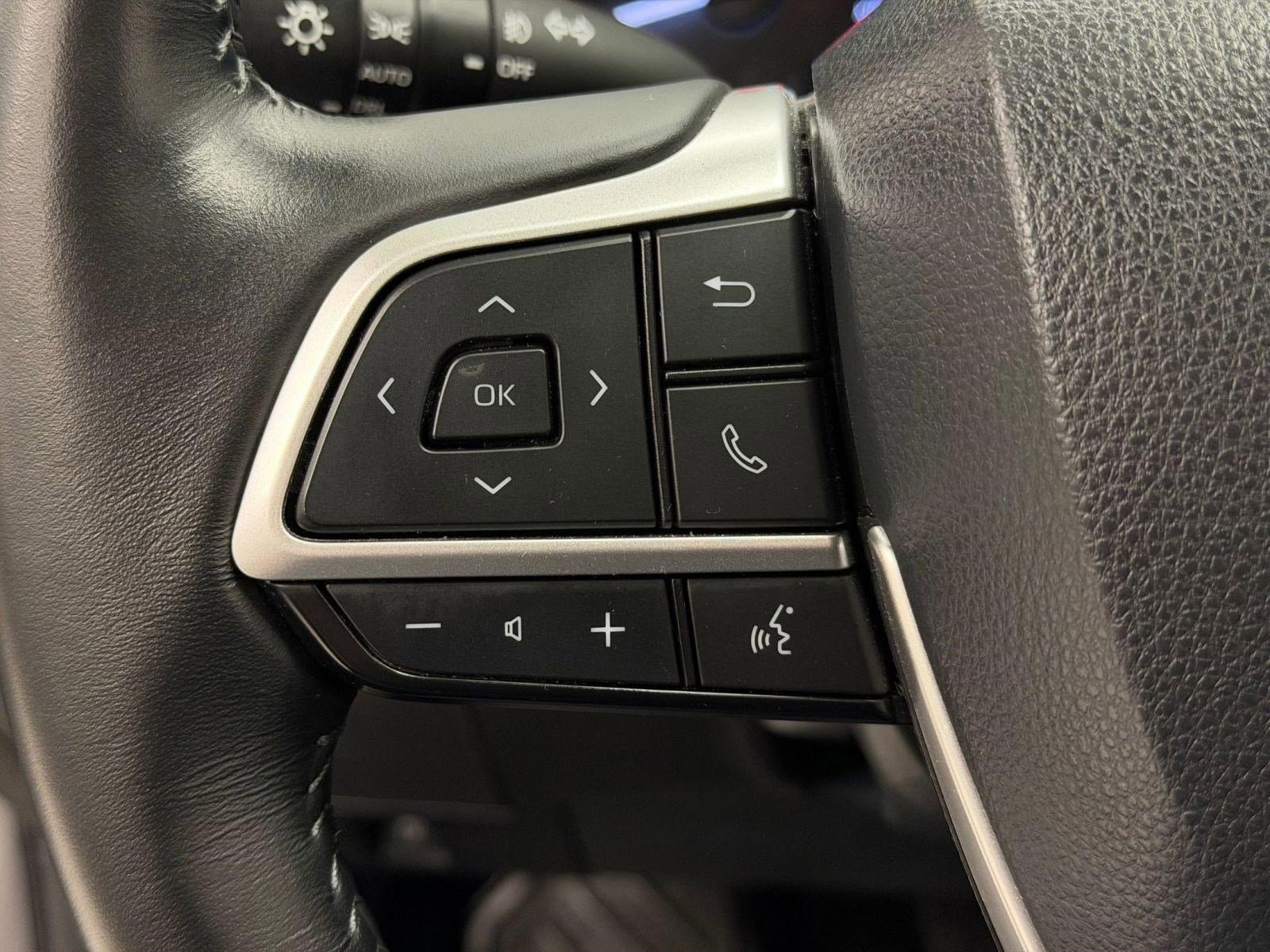 Used 2023 Toyota Highlander XSE AWD/4WD image 15