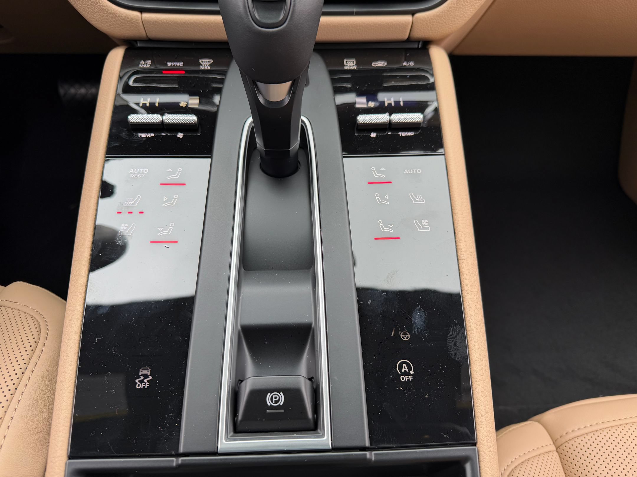 Certified 2026 Porsche Macan AWD/4WD image 28