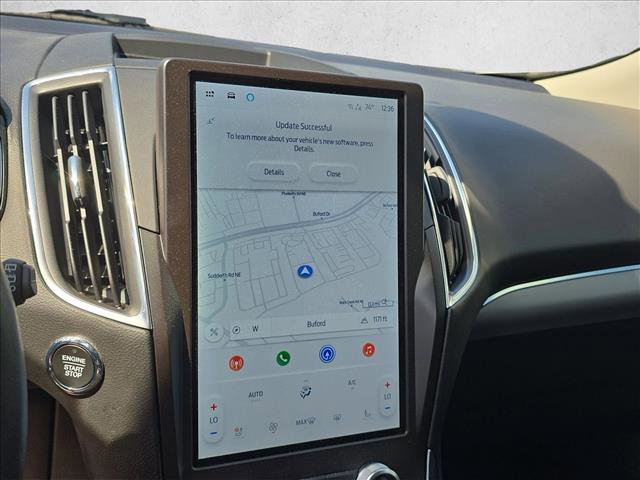 Used 2021 Ford Edge Titanium image 12