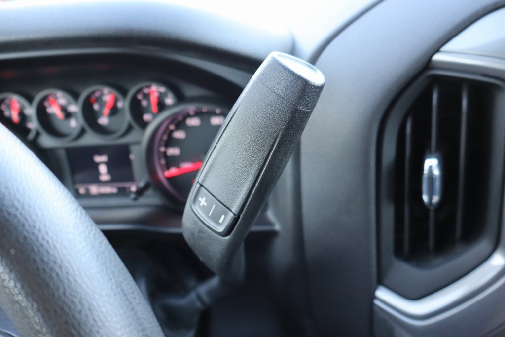 Used 2020 Chevrolet Silverado 1500 Custom w/ Custom Value Package image 9