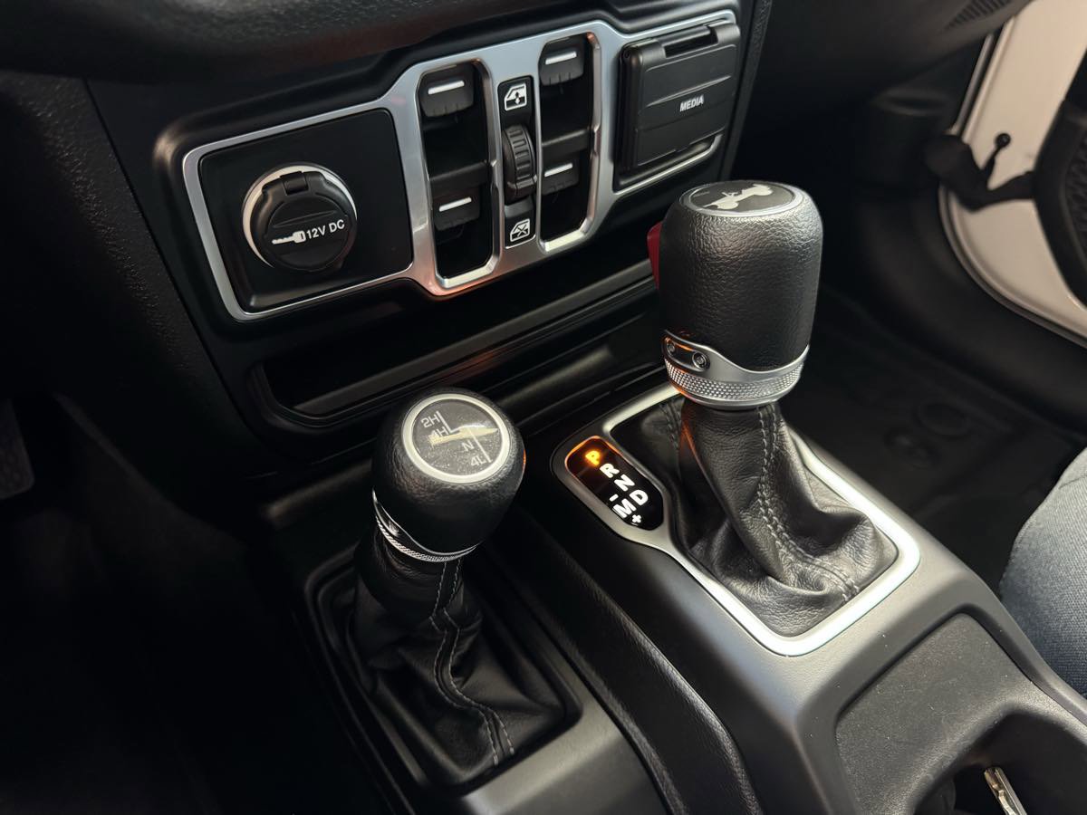Used 2024 Jeep Wrangler Sport S AWD/4WD image 26