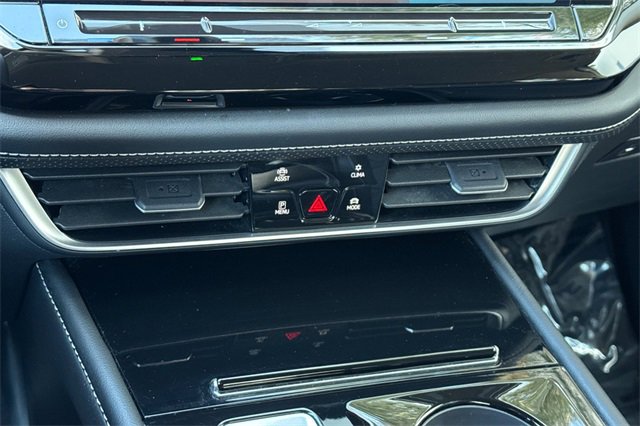 Used 2024 Volkswagen Atlas SE image 24