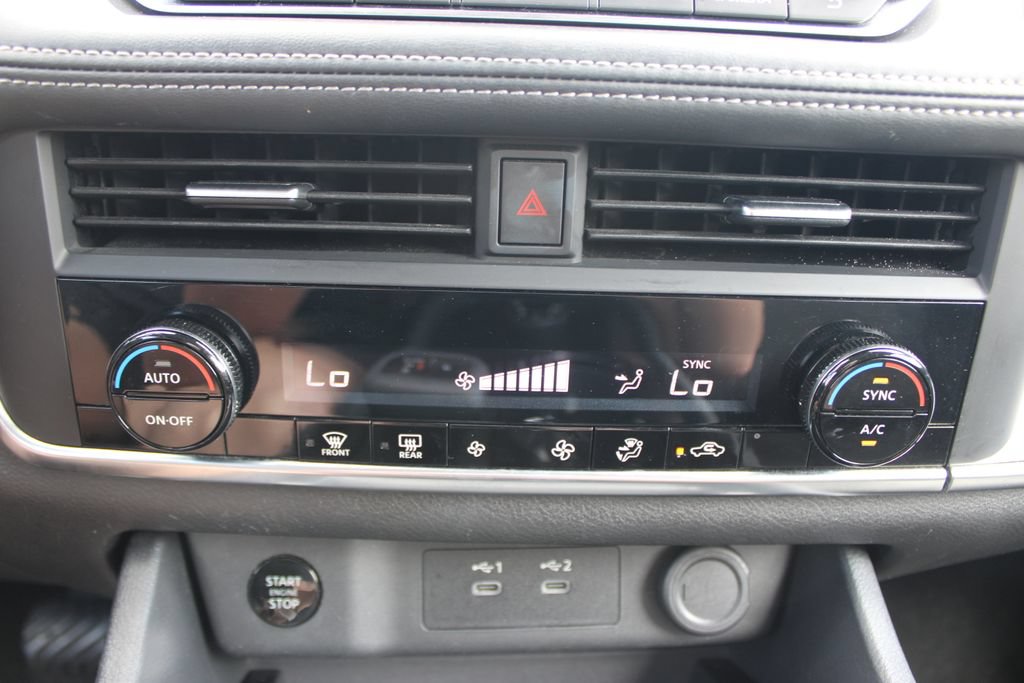 Used 2024 Nissan Rogue SV AWD/4WD image 45