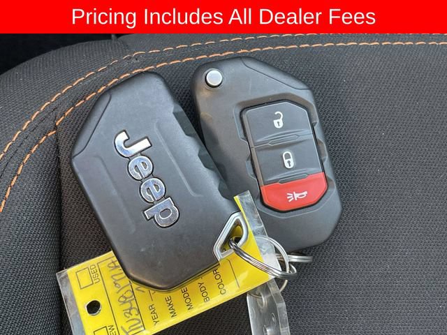 Used 2023 Jeep Gladiator Mojave AWD/4WD image 32