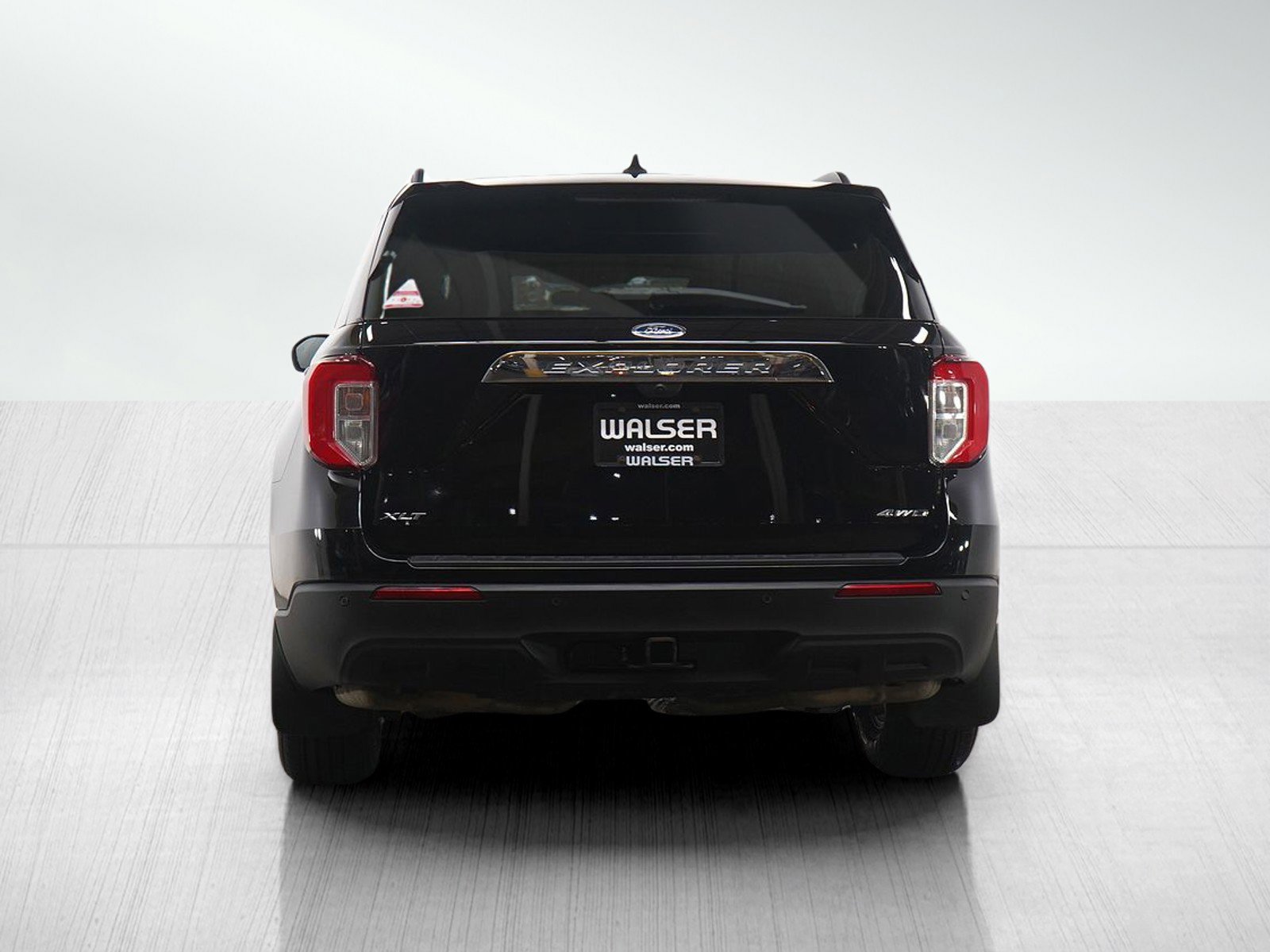 Used 2022 Ford Explorer XLT w/ Class IV Trailer Tow Package image 5