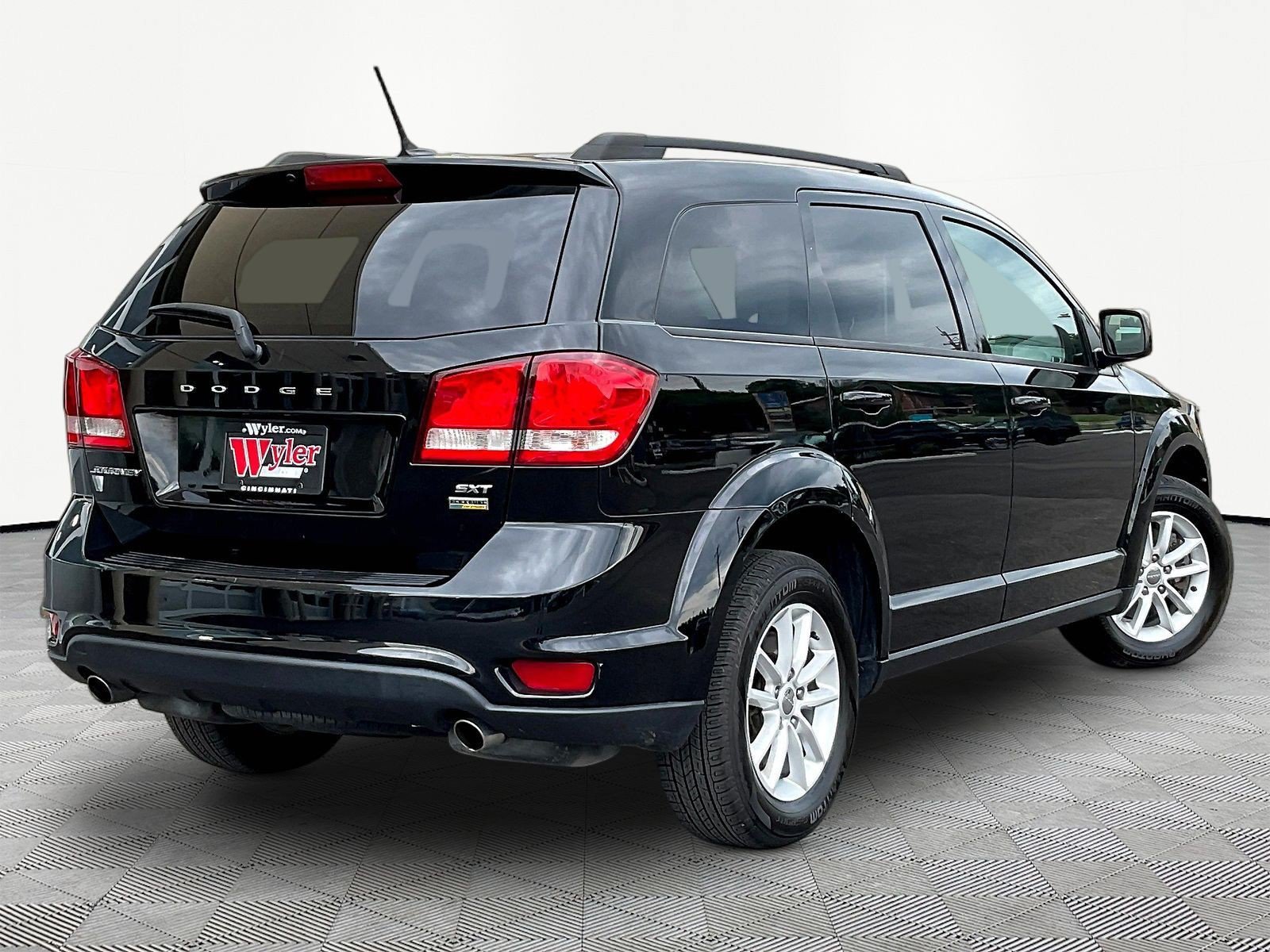 Used 2017 Dodge Journey SXT w/ Comfort/Convenience Group FWD image 6
