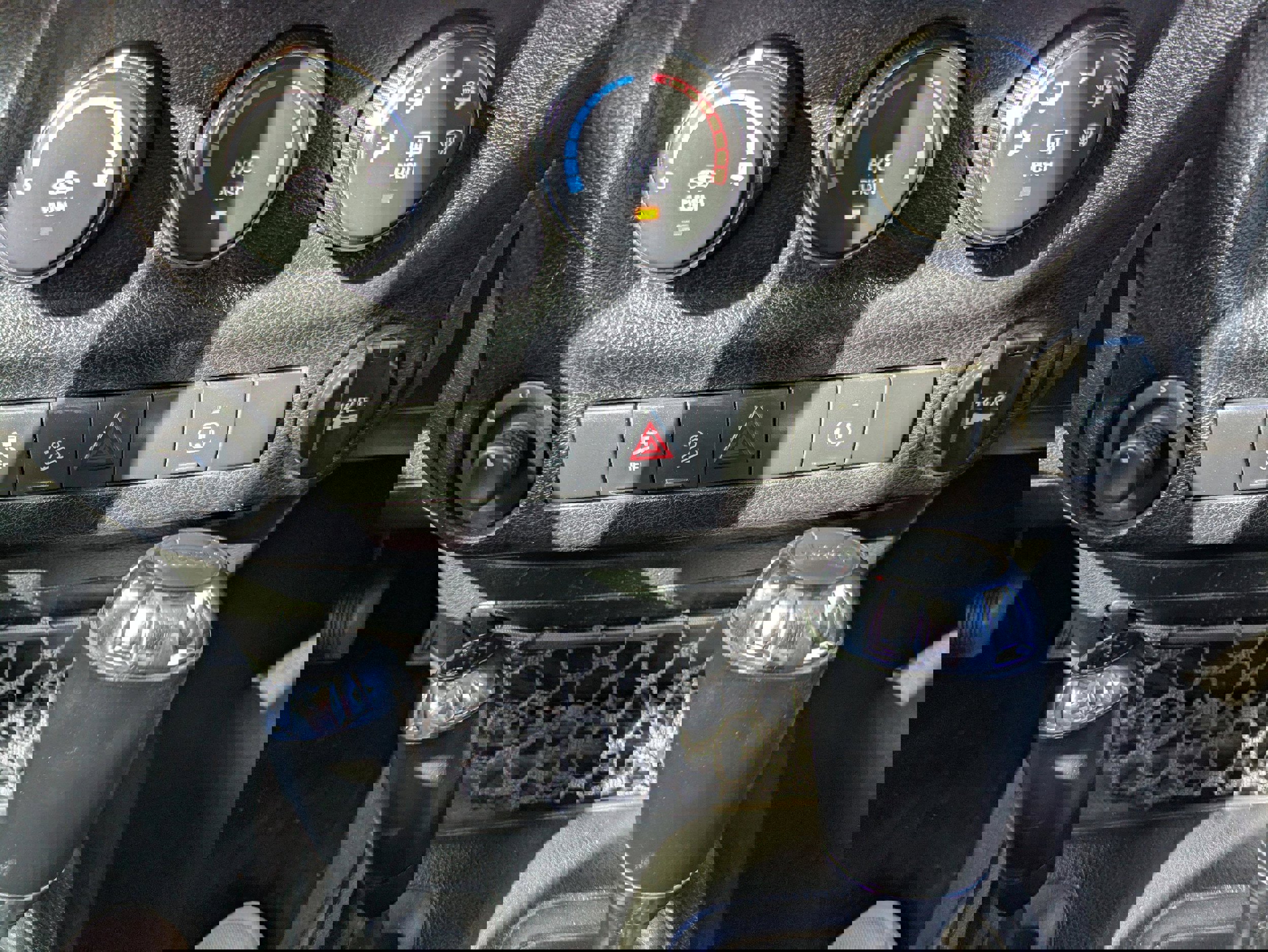 Used 2017 Jeep Wrangler Unlimited Rubicon w/ Connectivity Group image 26