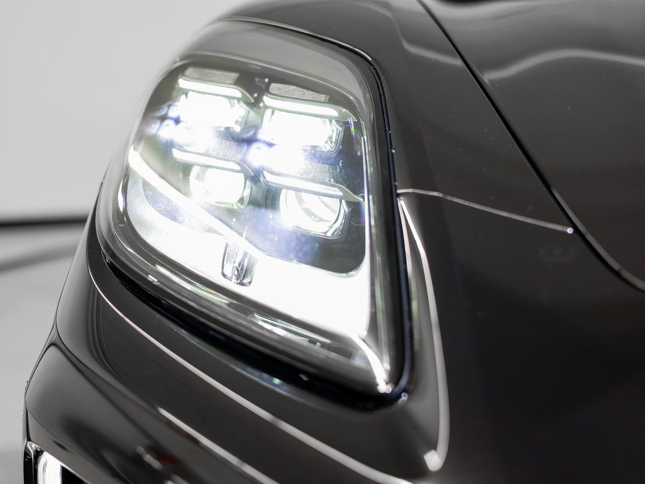 New 2026 Porsche Panamera image 13