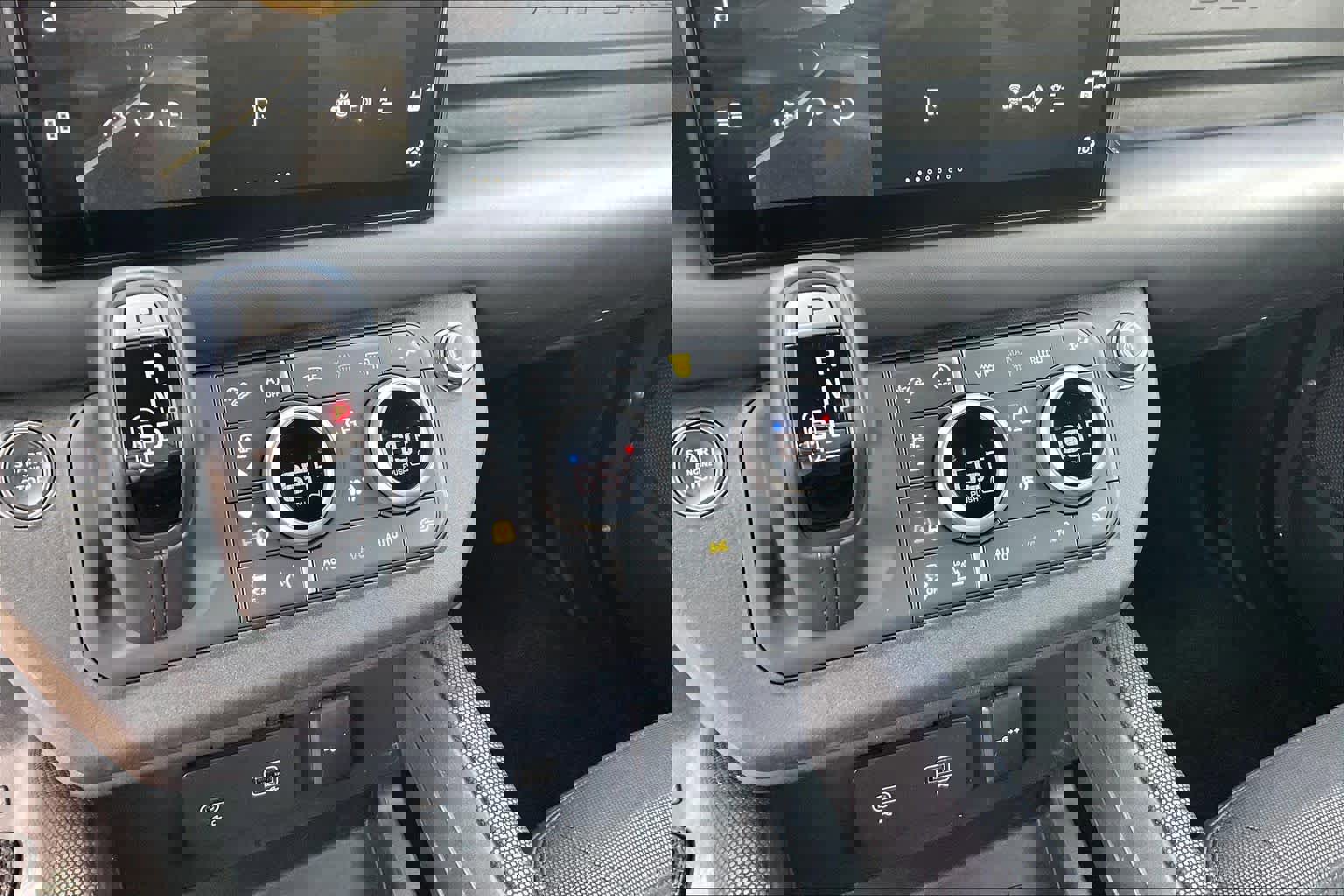 Used 2023 Land Rover Defender 90 V8 image 32