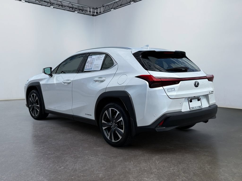 Used 2021 Lexus UX 250h w/ Accessory Package (Z2) AWD/4WD image 5
