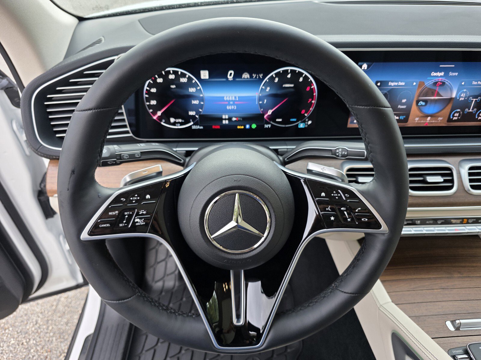 Used 2024 Mercedes-Benz GLS 450 4MATIC image 19