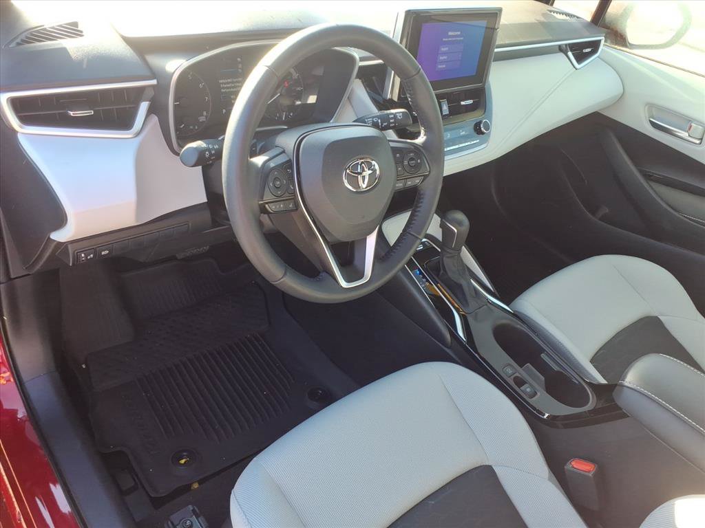 Certified 2025 Toyota Corolla SE FWD image 6