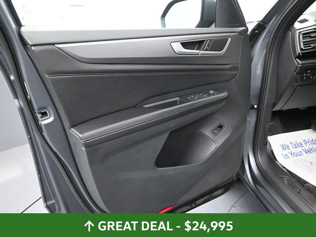 Used 2024 Volkswagen Atlas Cross Sport SE image 31