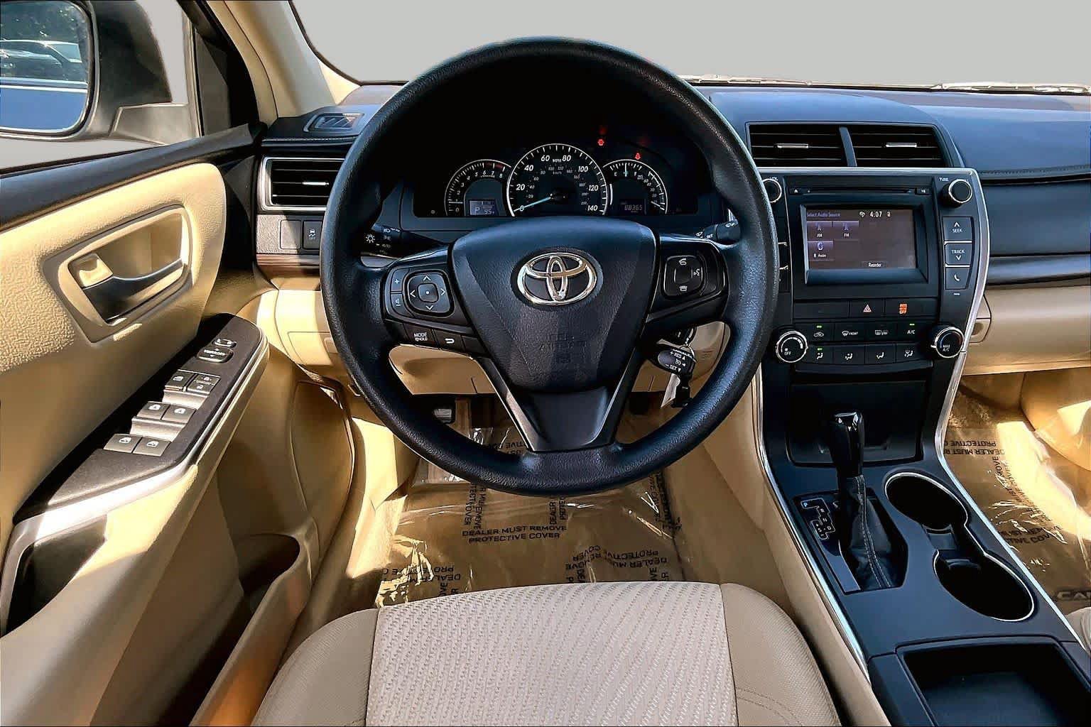 Used 2015 Toyota Camry LE FWD image 5