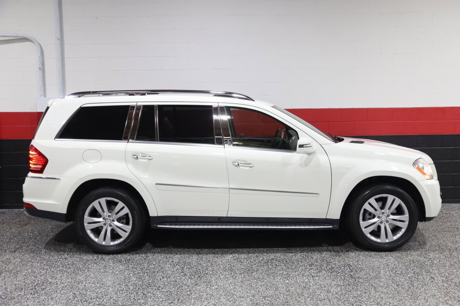 Used 2012 Mercedes-Benz GL 450 4MATIC w/ Premium 2 Pkg image 7