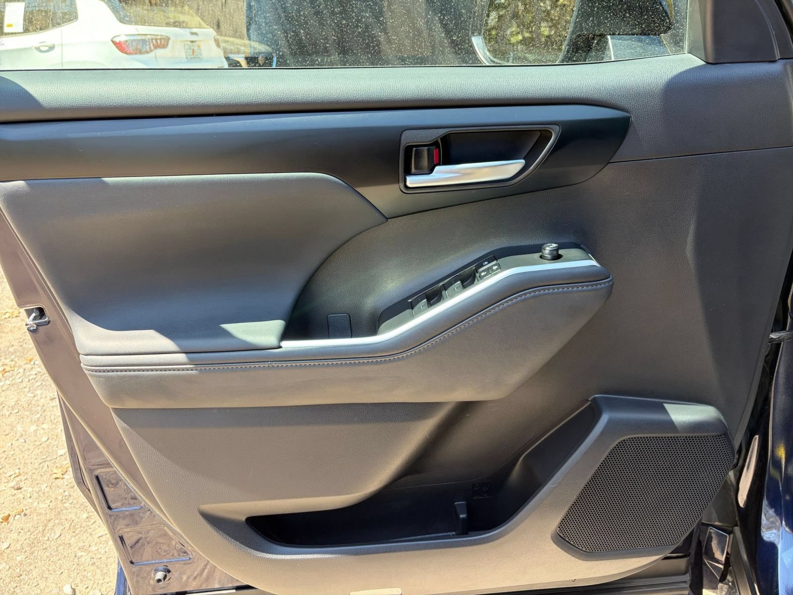Used 2025 Toyota Highlander XSE AWD/4WD image 18