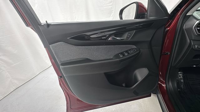 Used 2025 Chevrolet TrailBlazer LT w/ Driver Confidence Package image 18
