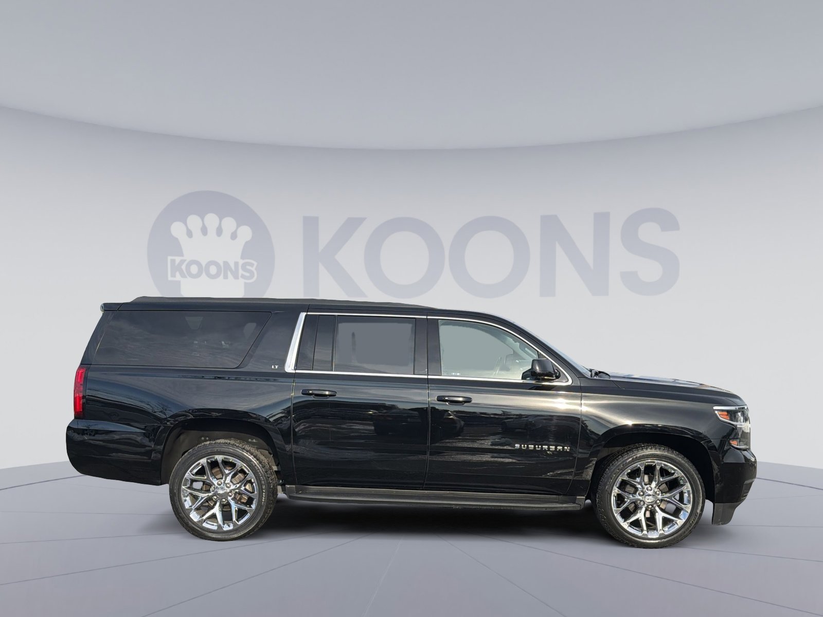 Used 2020 Chevrolet Suburban LT w/ Luxury Package image 8