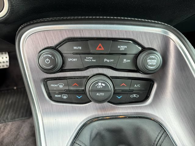 Used 2017 Dodge Challenger R/T RWD image 13