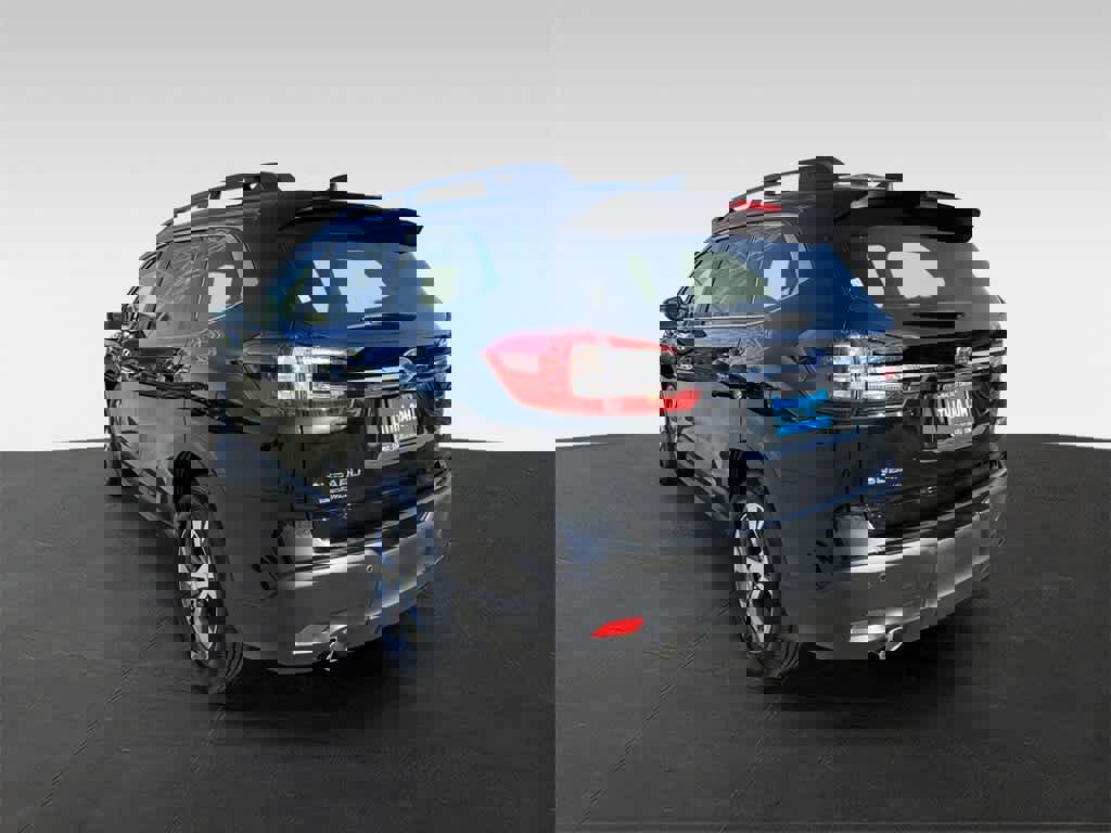 Used 2025 Subaru Ascent Premium image 4