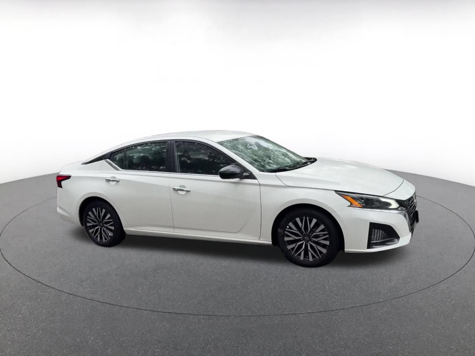 Used 2025 Nissan Altima 2.5 SV FWD video 2