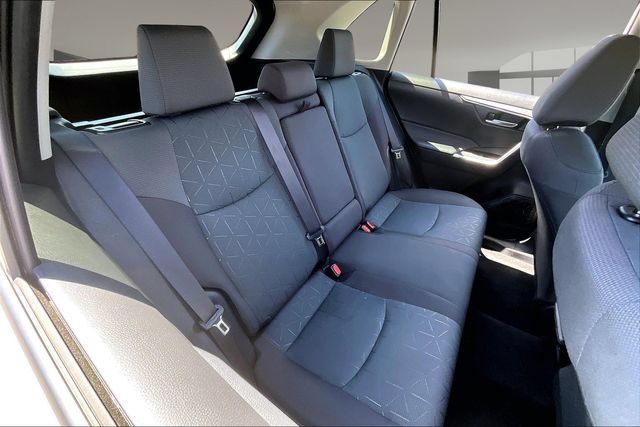 Used 2025 Toyota RAV4 XLE FWD image 22