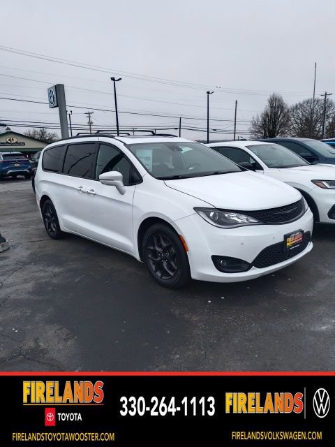 Used 2018 Chrysler Pacifica Limited image 1