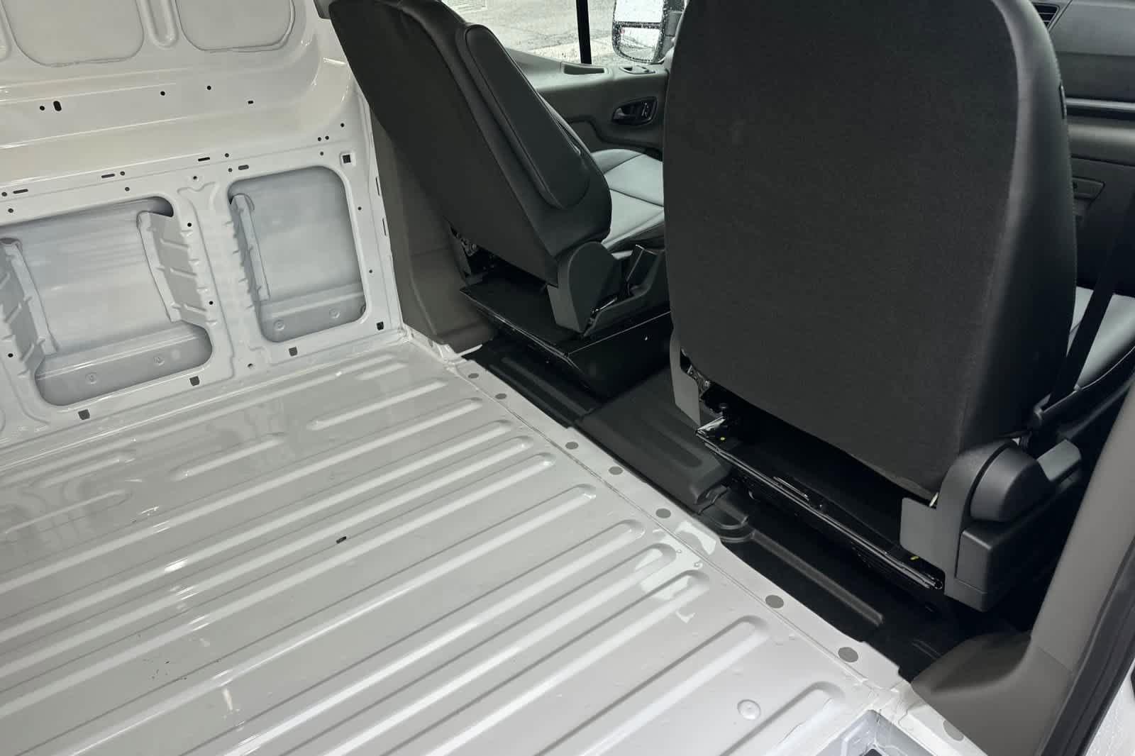 New 2025 Ford Transit 250 Low Roof AWD video 4