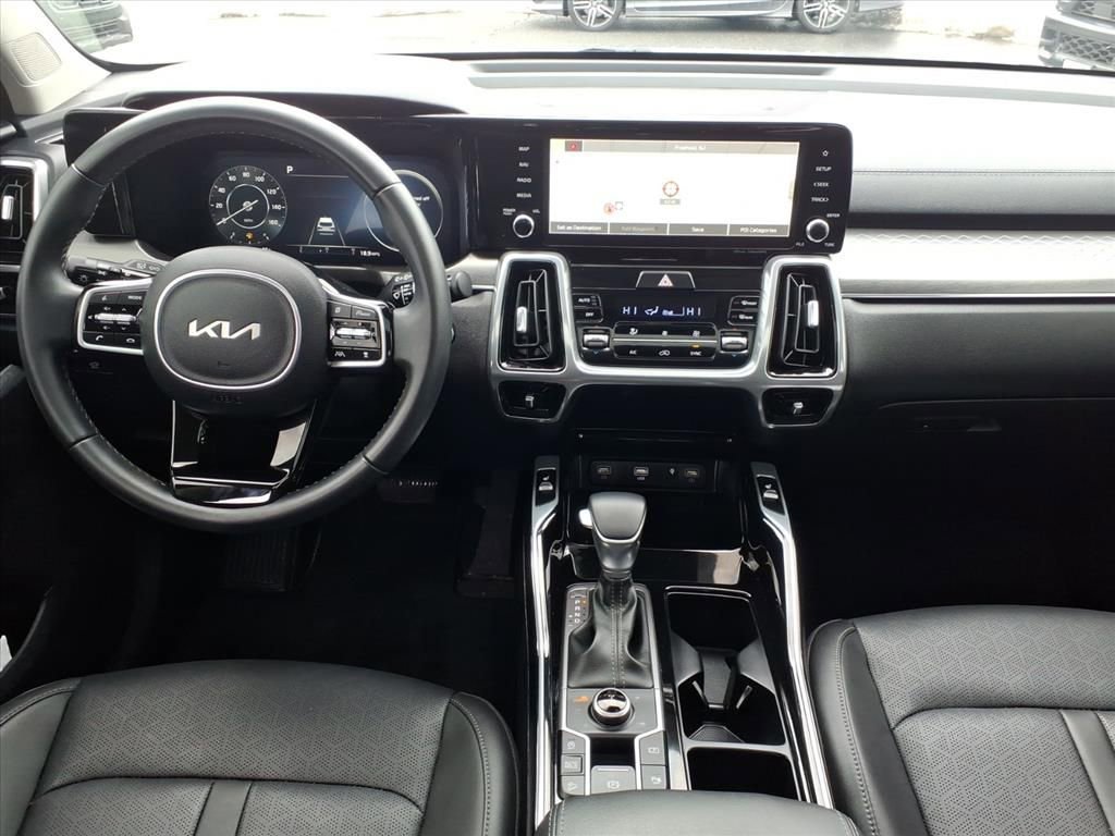 Used 2023 Kia Sorento SX AWD/4WD image 16