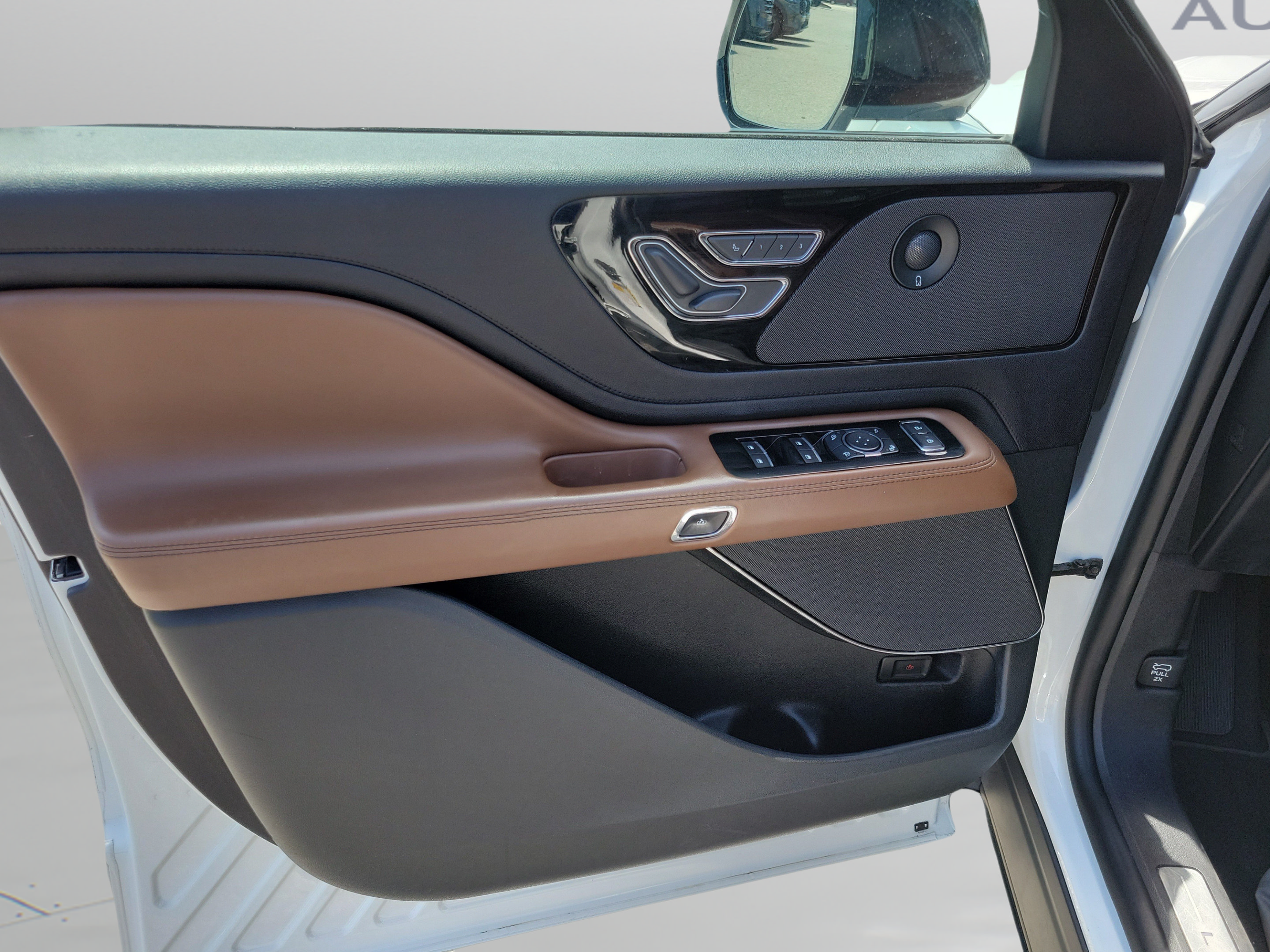 Used 2023 Lincoln Aviator Reserve w/ Equipment Group 201A RWD image 14