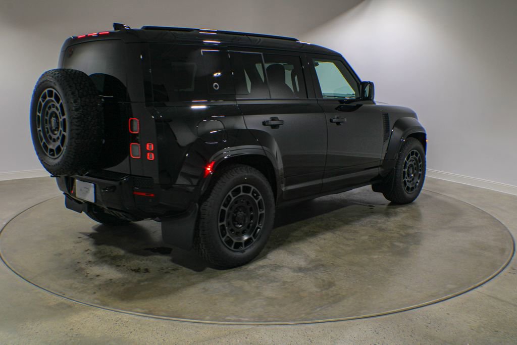 New 2026 Land Rover Defender 110 AWD/4WD image 5