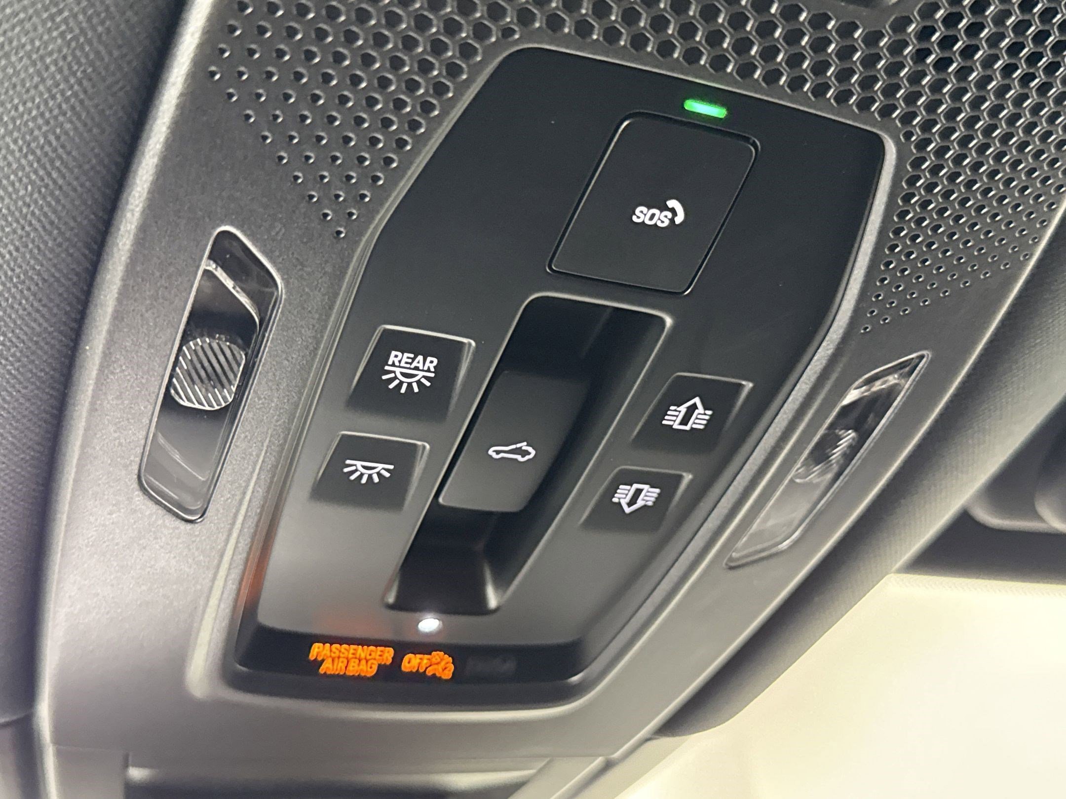 Used 2025 Porsche Cayenne image 31