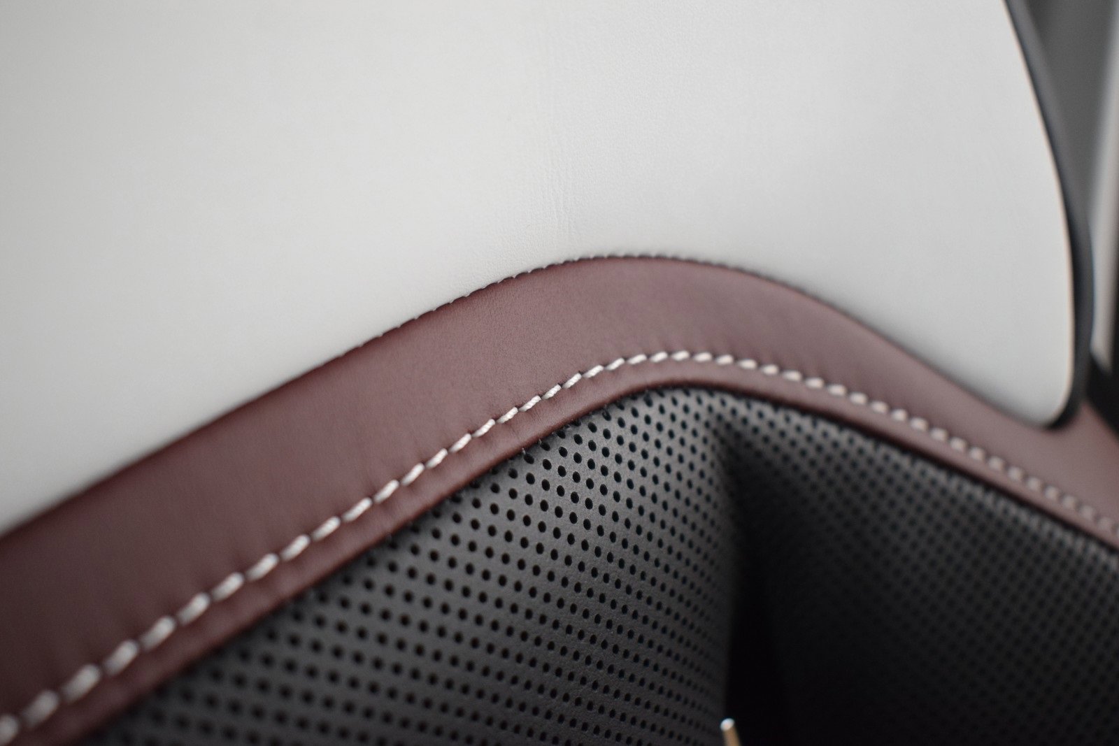 New 2025 Rolls-Royce Spectre w/ Leather Finishing Pack image 36