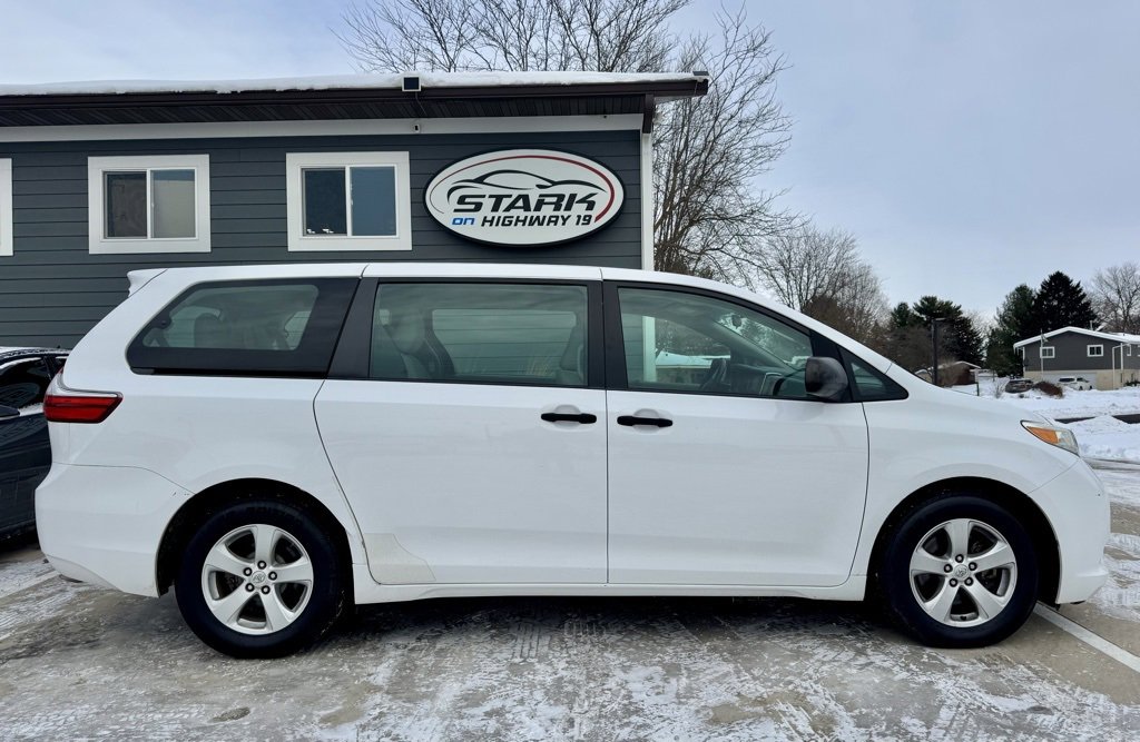 Used 2016 Toyota Sienna L video 1
