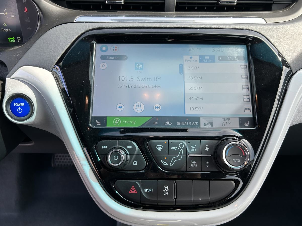 Used 2018 Chevrolet Bolt Premier w/ Driver Confidence II Package FWD image 9