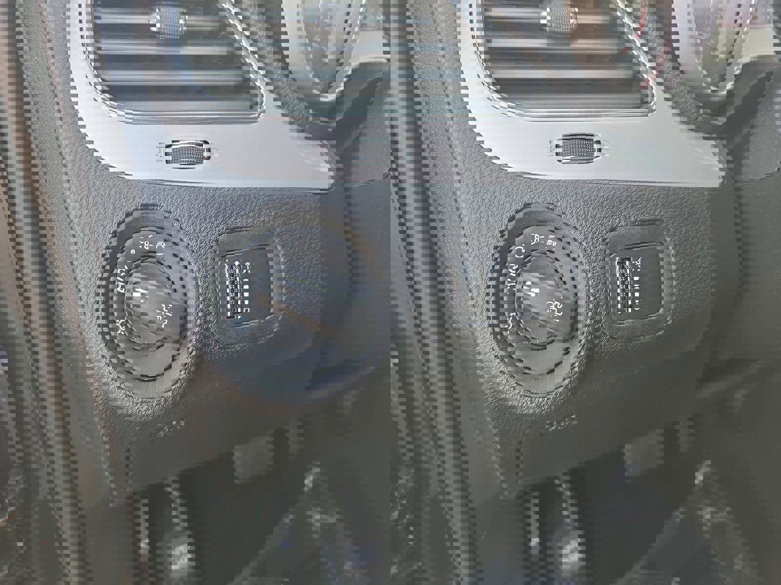 Used 2018 Dodge Journey GT image 28