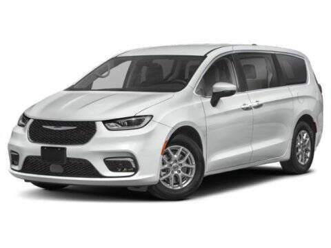 Used 2023 Chrysler Pacifica Touring-L image 1