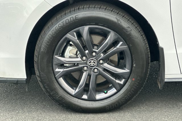Certified 2026 Toyota Sienna XSE AWD/4WD image 33