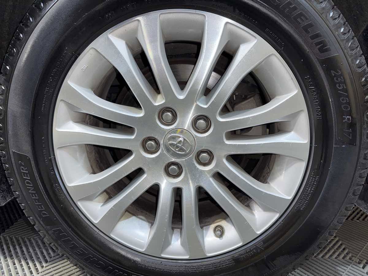 Used 2012 Toyota Sienna XLE w/ XLE Navigation Pkg FWD image 32