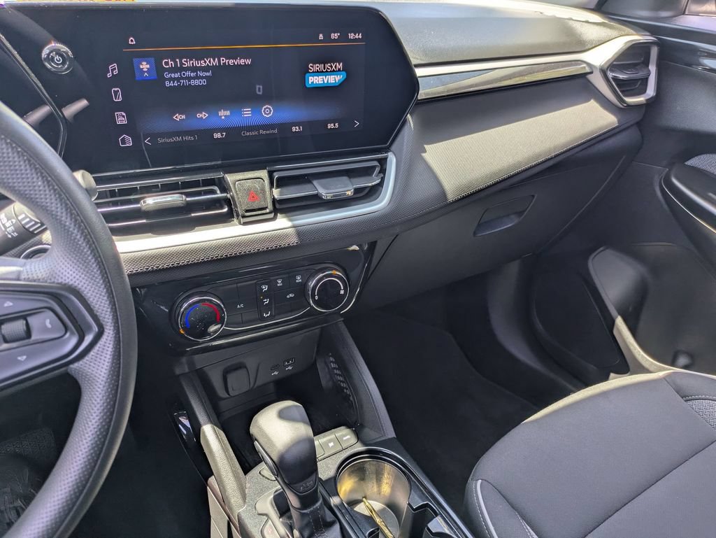 Used 2025 Chevrolet TrailBlazer LT AWD/4WD image 19