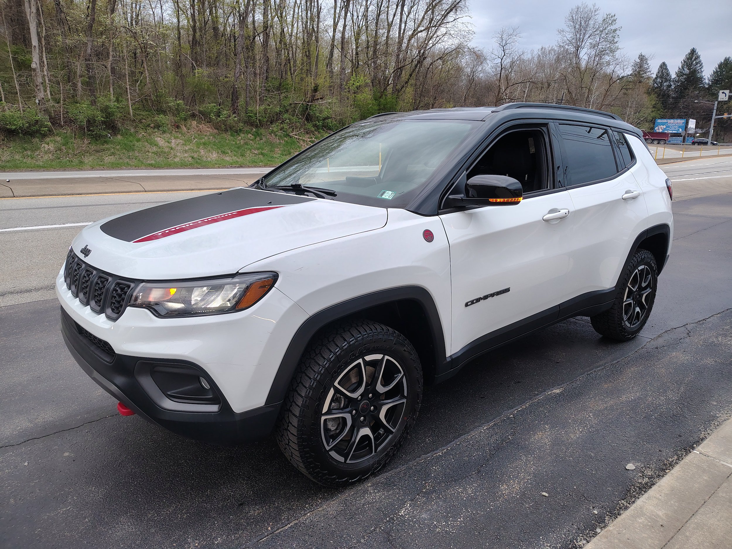Certified 2025 Jeep Compass Trailhawk AWD/4WD image 4