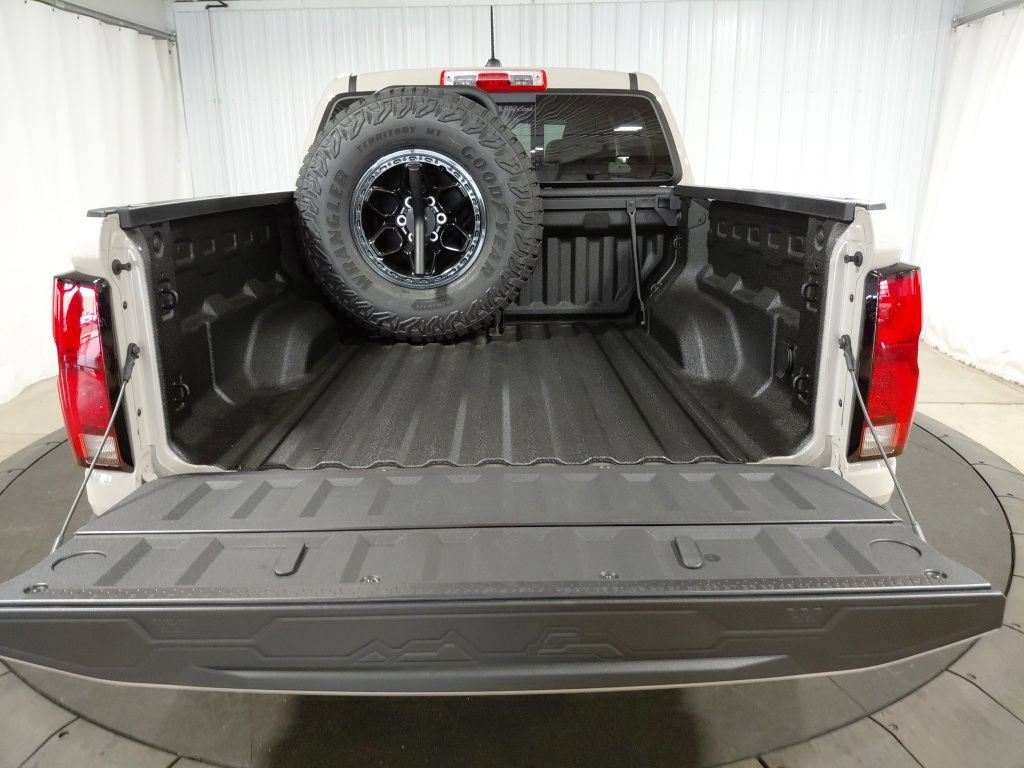 New 2026 Chevrolet Colorado ZR2 AWD/4WD image 8
