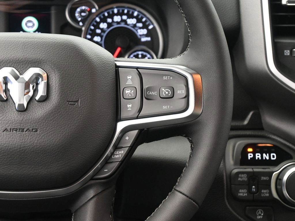 New 2026 RAM 1500 4x4 Crew Cab image 32